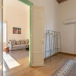 Carlo With Terrace By Wonderful Italy Apartmán *