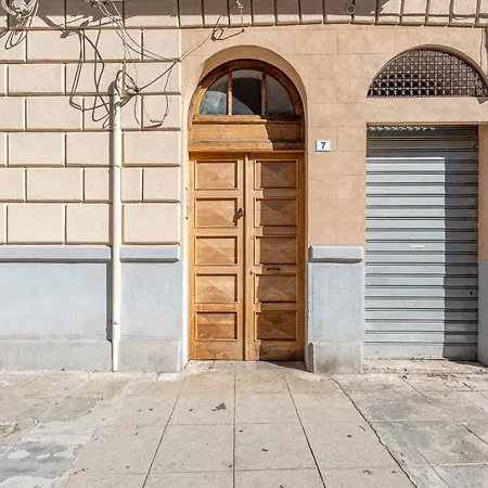 Carlo With Terrace By Wonderful Italy Appartamento *